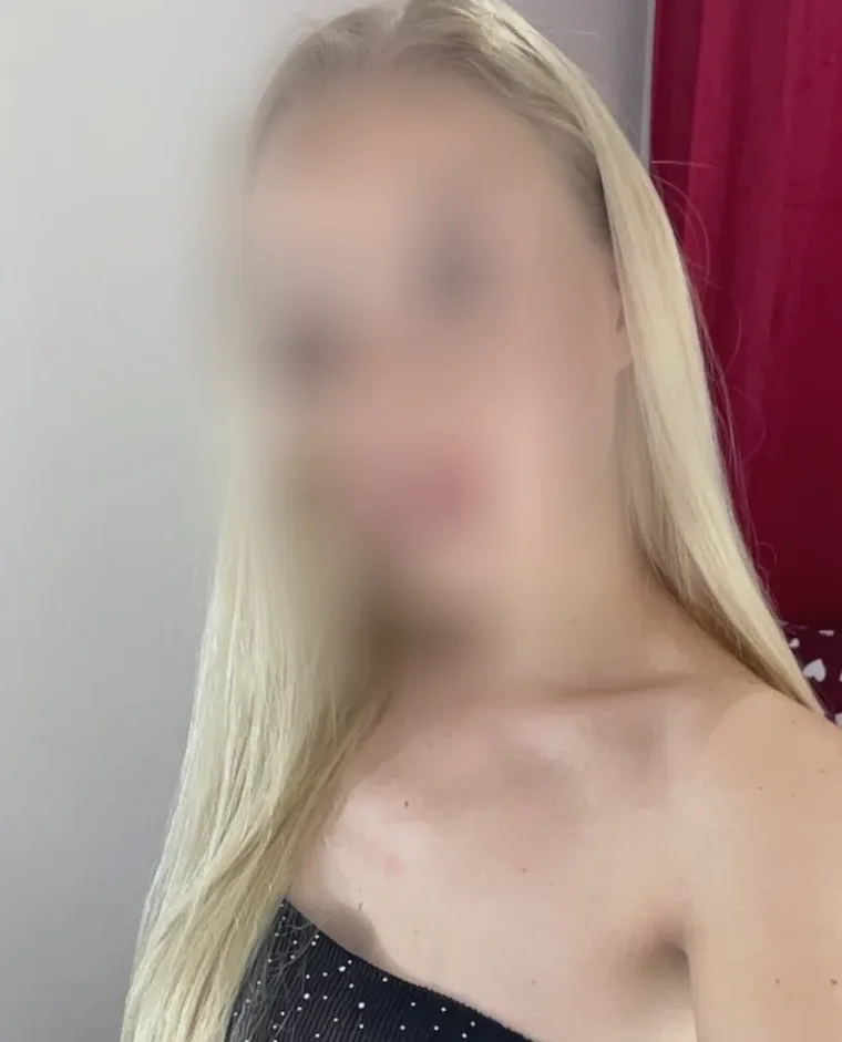 Amina, 34
