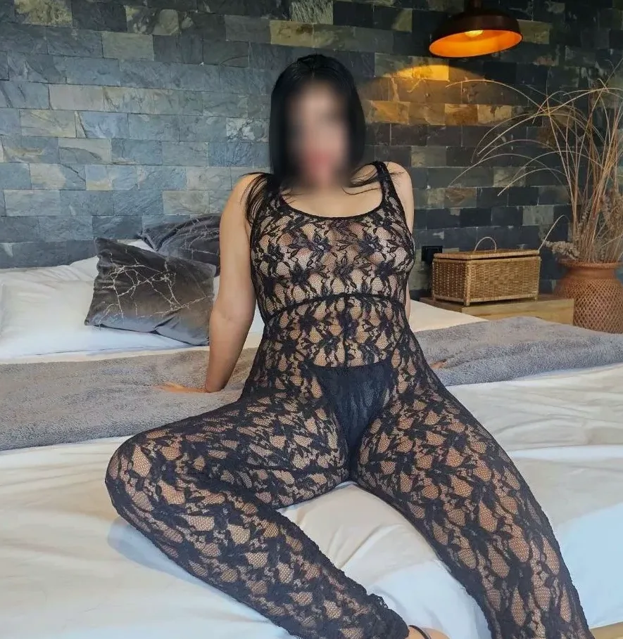 Aya, 28
