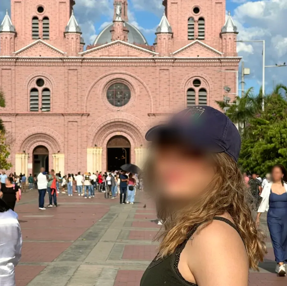 Cindy, 25