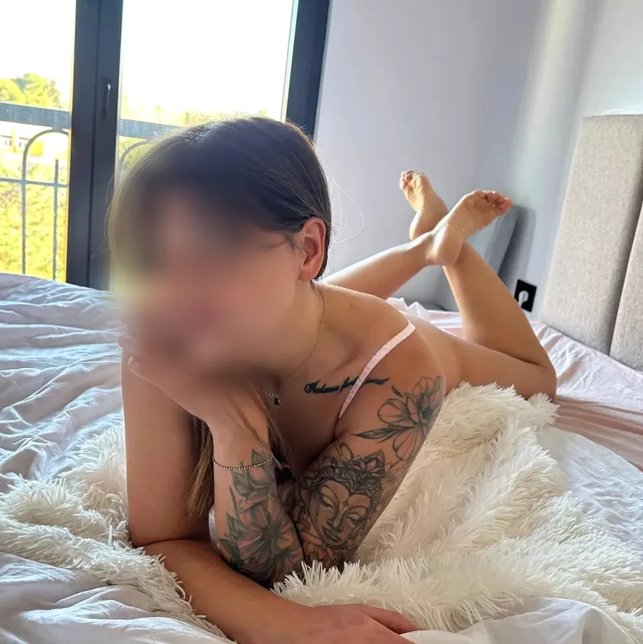 Esmee, 34