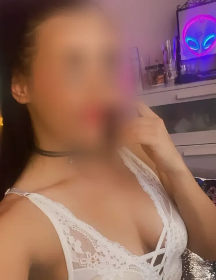 Eva, 21
