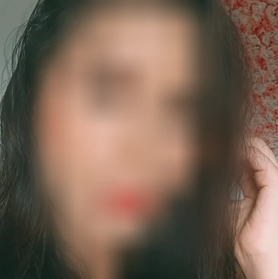 Hajar, 29