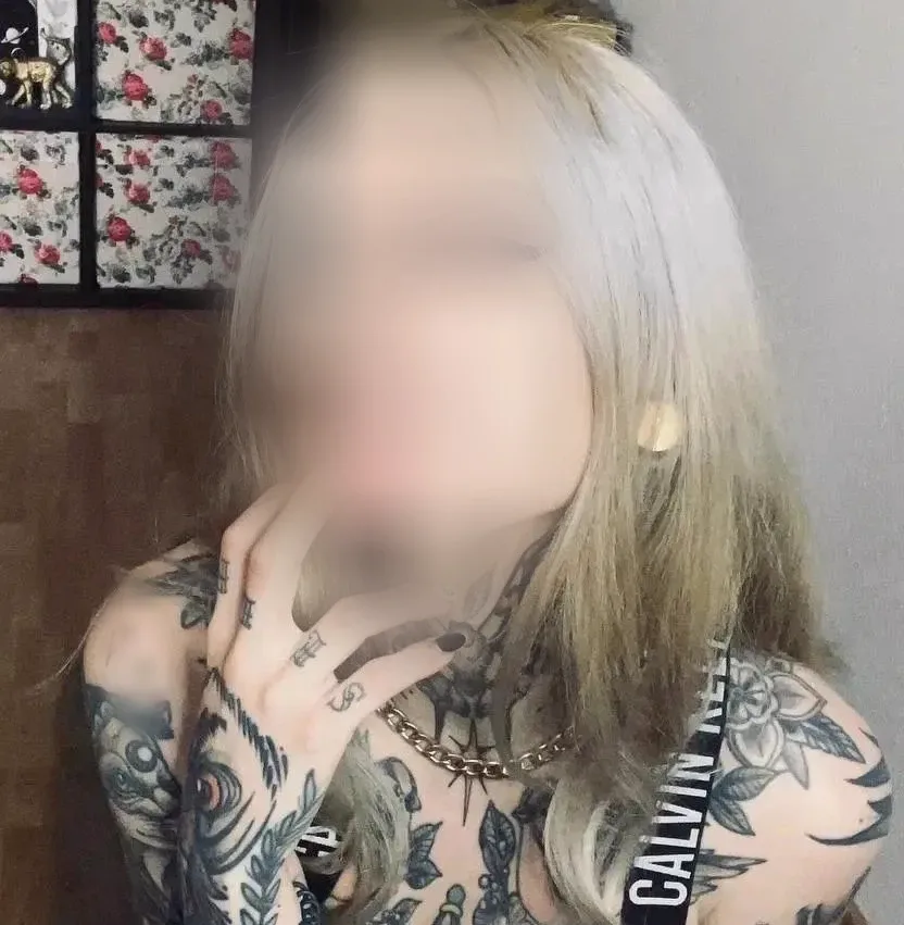 Nathalie, 21